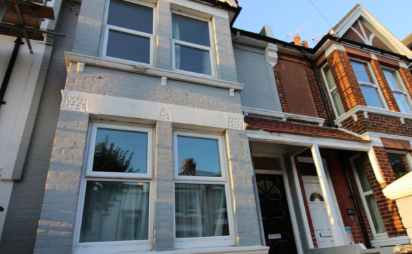 183 Osborne Rd. Available from  Sept 26